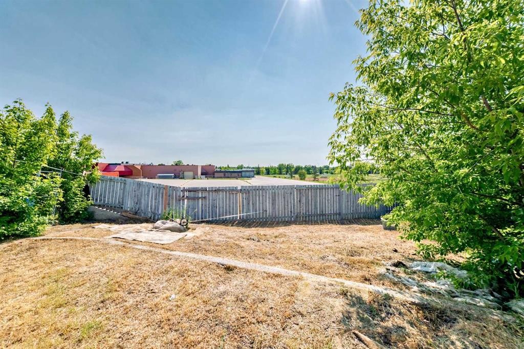 









32


Radcliffe

Bay Southeast,
Calgary,




AB
T2A 6B3

