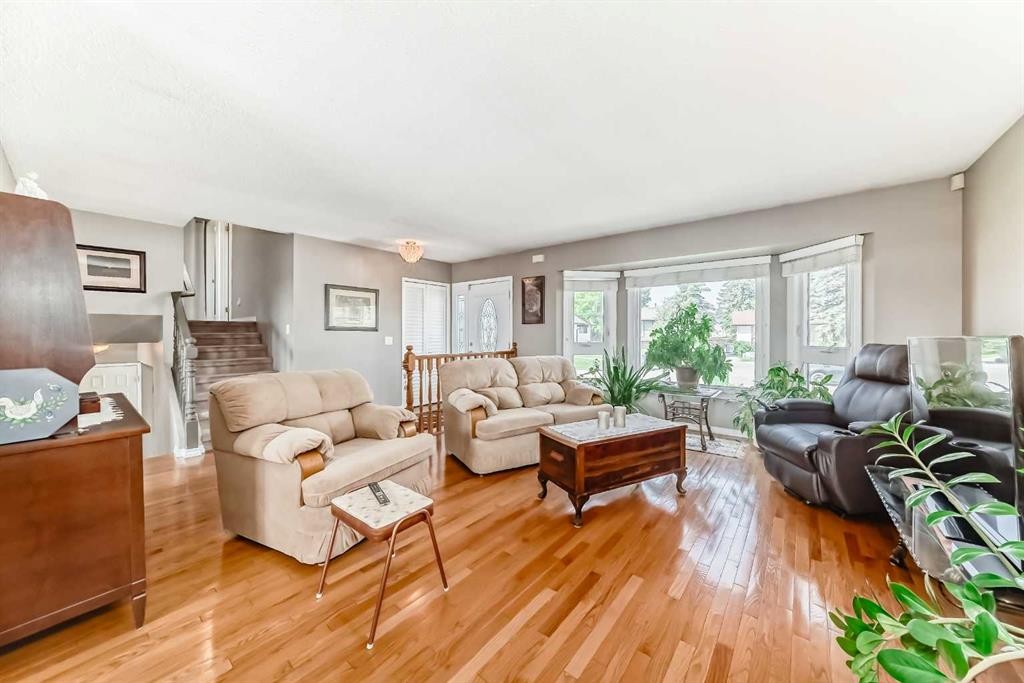 









32


Radcliffe

Bay Southeast,
Calgary,




AB
T2A 6B3

