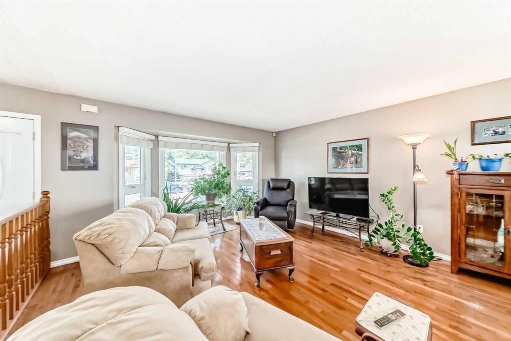 









32


Radcliffe

Bay Southeast,
Calgary,




AB
T2A 6B3

