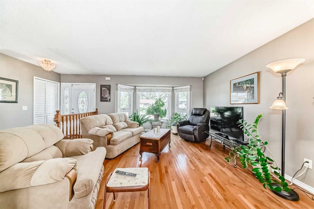 









32


Radcliffe

Bay Southeast,
Calgary,




AB
T2A 6B3

