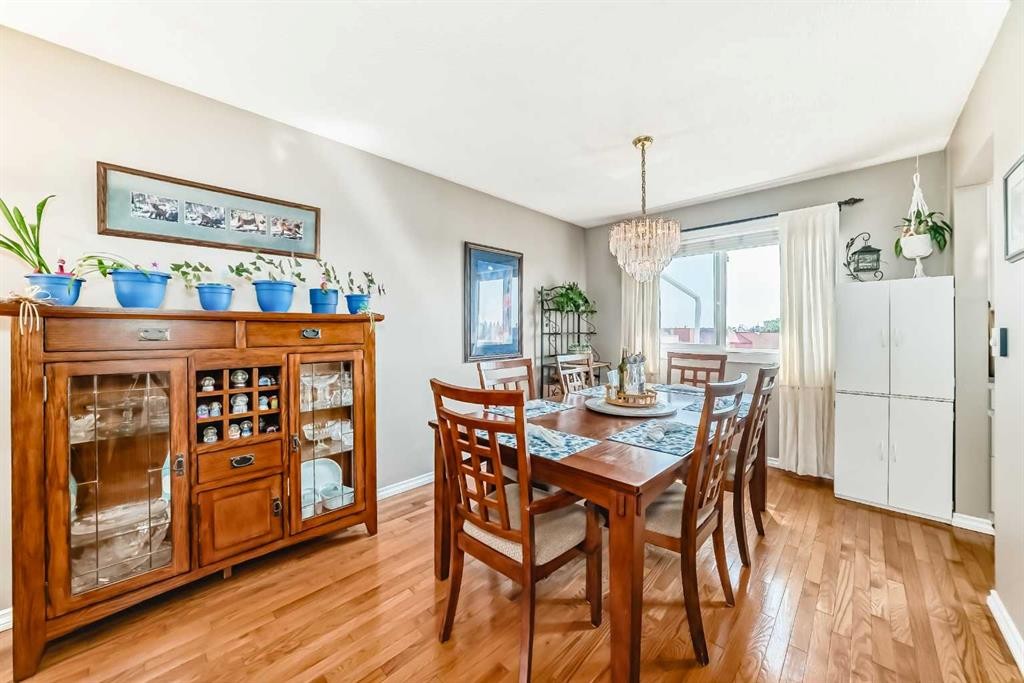 









32


Radcliffe

Bay Southeast,
Calgary,




AB
T2A 6B3

