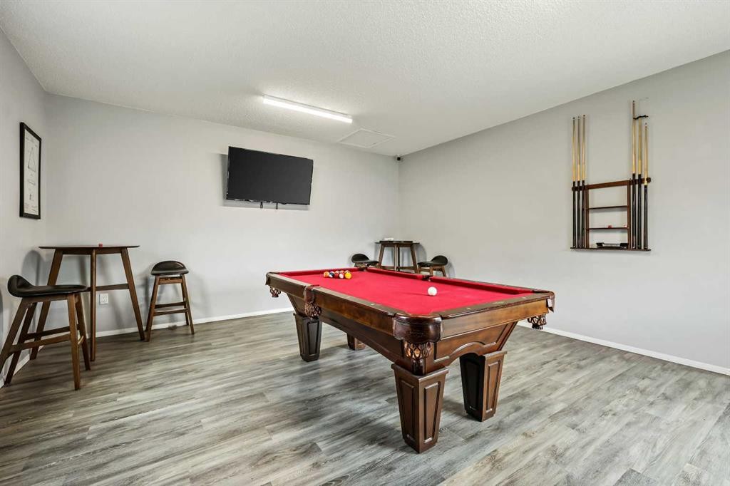 









6220


17

Avenue Southeast, 244,
Calgary,




AB
T2A 0W6


