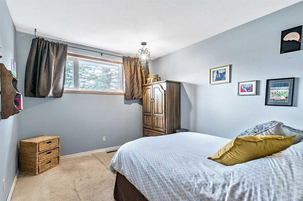 









2628


Lionel

Crescent Southwest,
Calgary,




AB
T3E6B1

