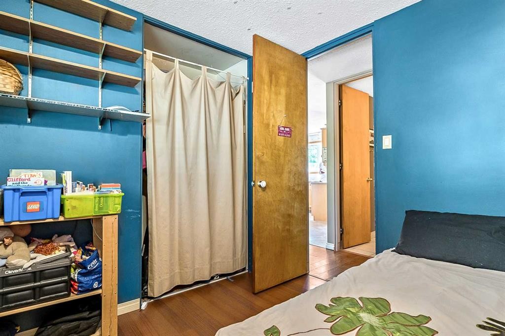 









2628


Lionel

Crescent Southwest,
Calgary,




AB
T3E6B1

