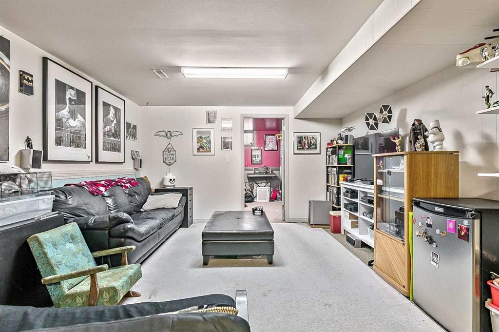 









2628


Lionel

Crescent Southwest,
Calgary,




AB
T3E6B1

