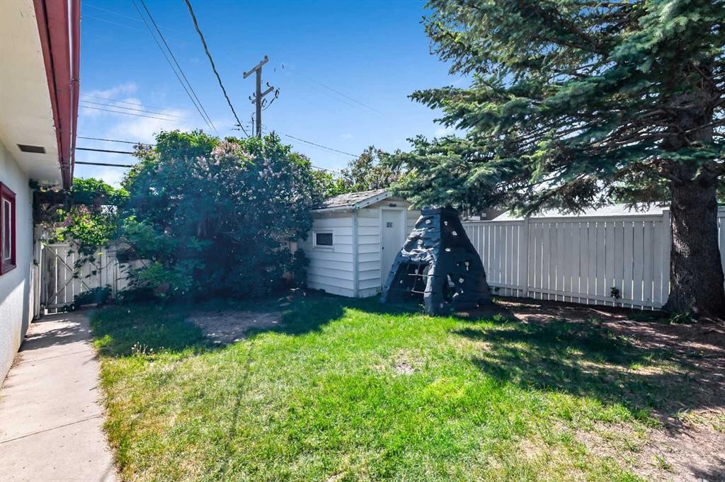 









2628


Lionel

Crescent Southwest,
Calgary,




AB
T3E6B1

