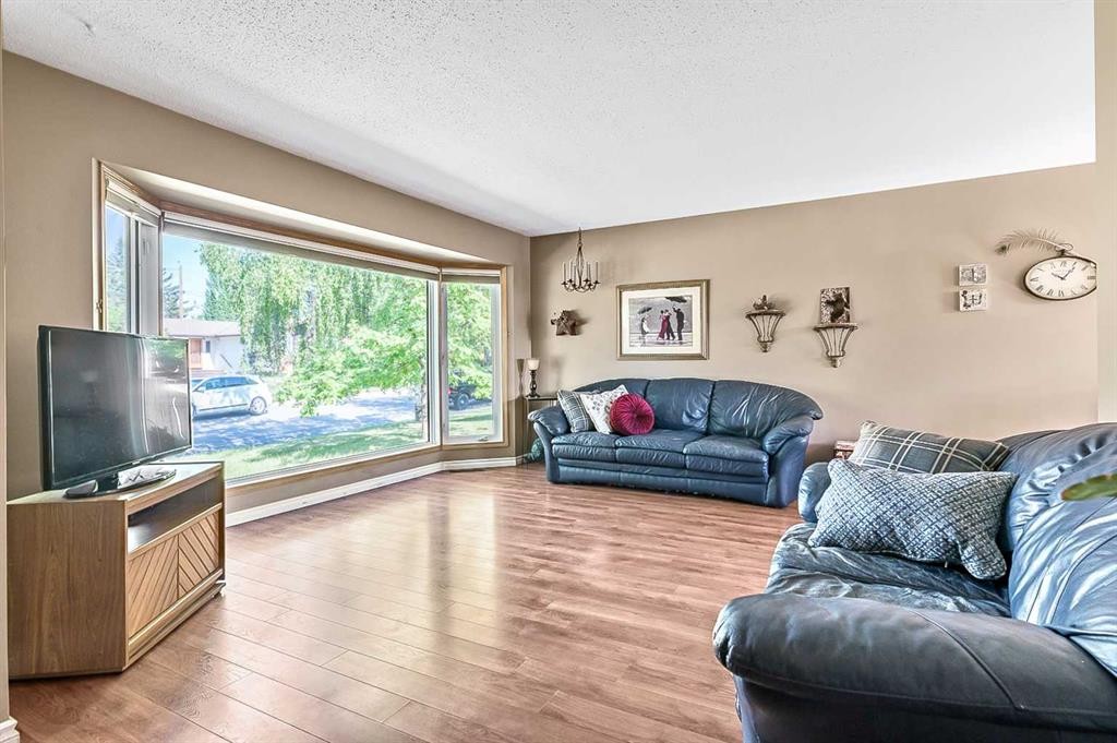 









2628


Lionel

Crescent Southwest,
Calgary,




AB
T3E6B1

