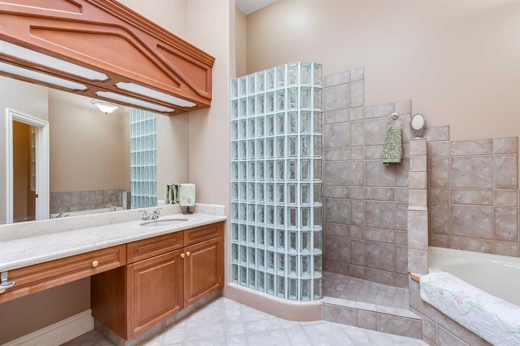 









4536


Hamptons

Way Northwest,
Calgary,




AB
T3A5H7

