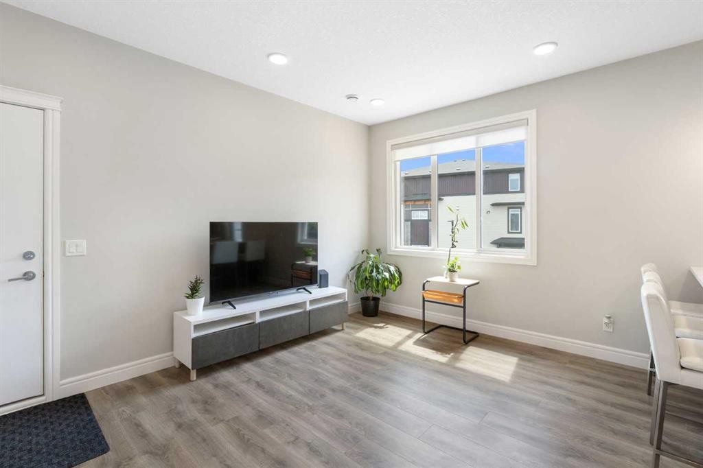 









10060


46

Street Northeast, 209,
Calgary,




AB
T3J 2H8

