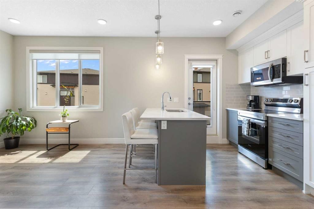 









10060


46

Street Northeast, 209,
Calgary,




AB
T3J 2H8

