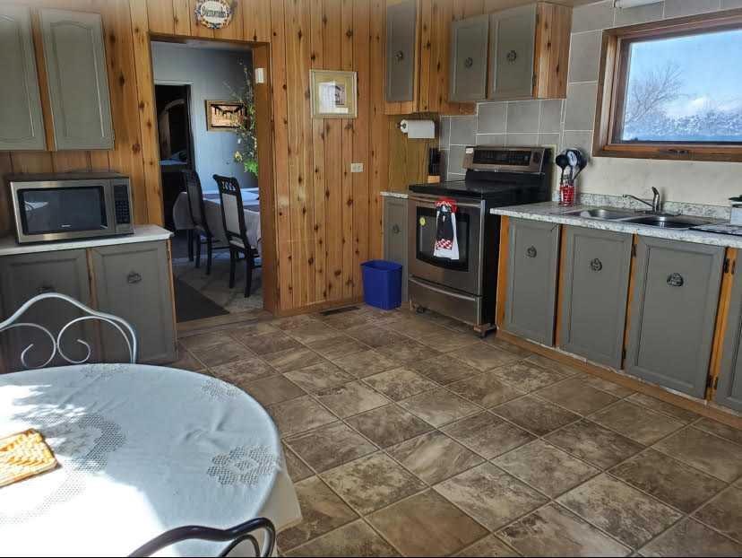 









142043B


RR254

,
Rural Willow Creek No. 26, M.D. of,




AB
T0L 1Z0

