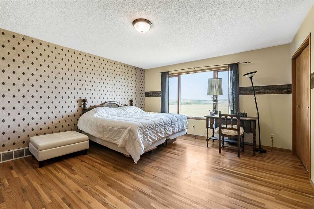 









274128


320

Street East, 200,
Rural Foothills County,




AB
T0L 0J0

