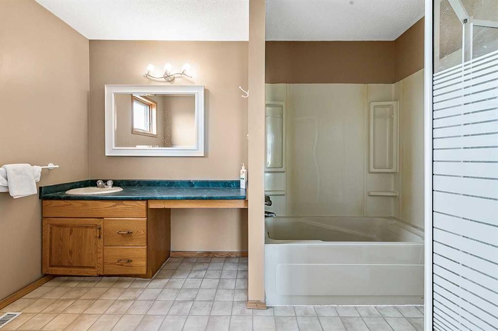 









274128


320

Street East, 200,
Rural Foothills County,




AB
T0L 0J0

