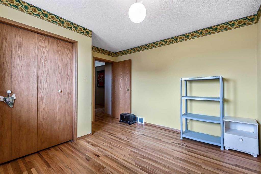 









274128


320

Street East, 200,
Rural Foothills County,




AB
T0L 0J0

