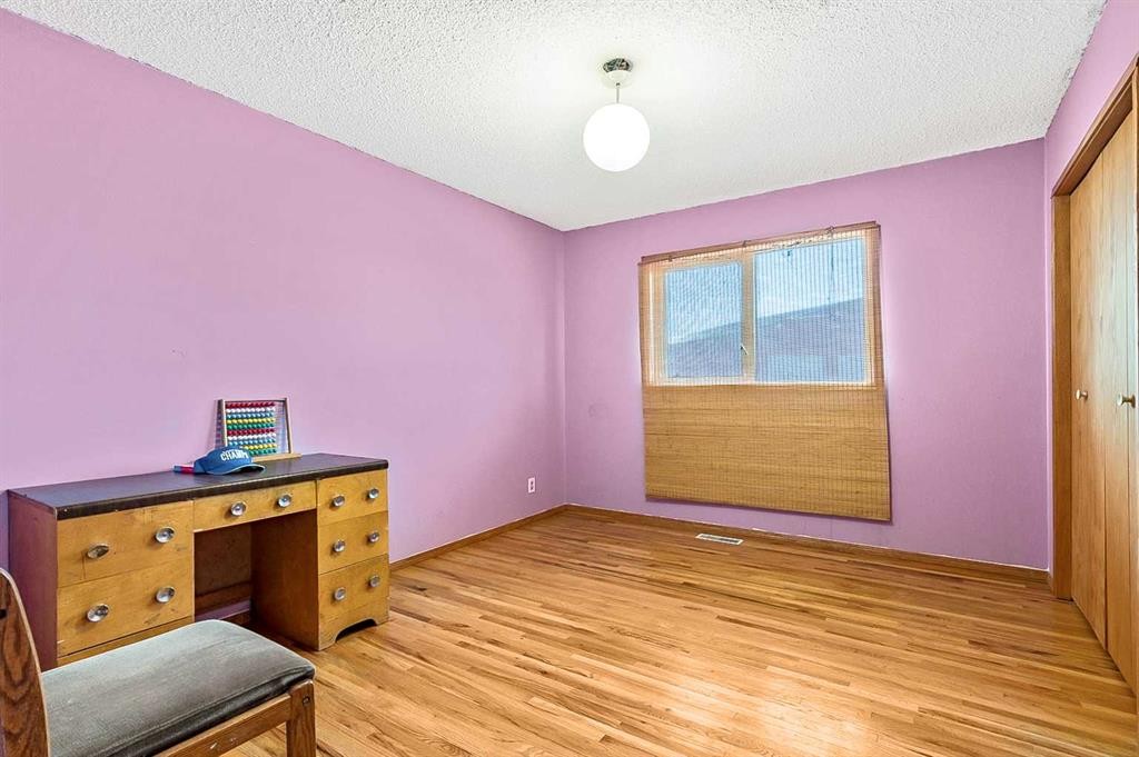 









274128


320

Street East, 200,
Rural Foothills County,




AB
T0L 0J0

