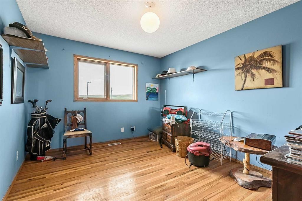 









274128


320

Street East, 200,
Rural Foothills County,




AB
T0L 0J0

