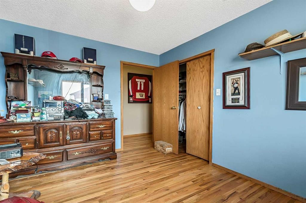 









274128


320

Street East, 200,
Rural Foothills County,




AB
T0L 0J0

