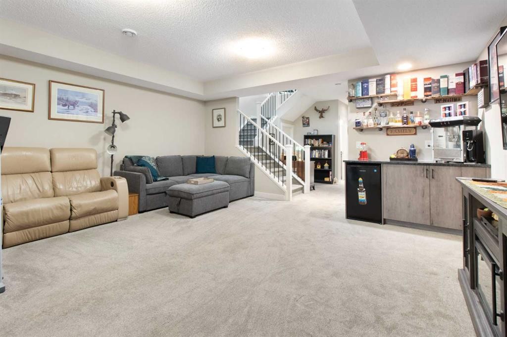









227


Union

Avenue Southeast,
Calgary,




AB
T3M 3E9

