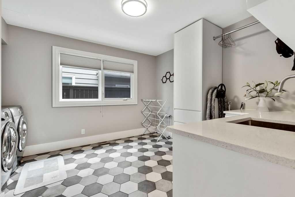 









159


Lake Placid

Place Southeast,
Calgary,




AB
T2J5R6

