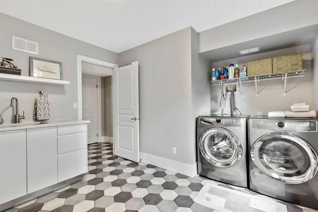 









159


Lake Placid

Place Southeast,
Calgary,




AB
T2J5R6

