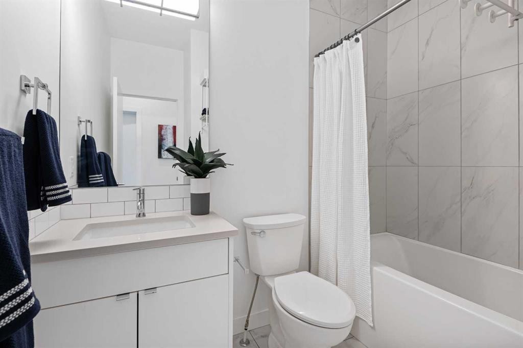 









1523


20

Avenue Northwest, 2,
Calgary,




AB
T2M 1G7

