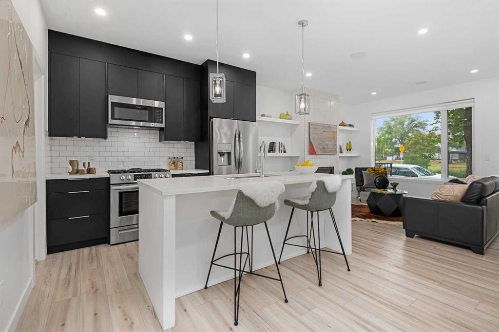 









1523


20

Avenue Northwest, 2,
Calgary,




AB
T2M 1G7

