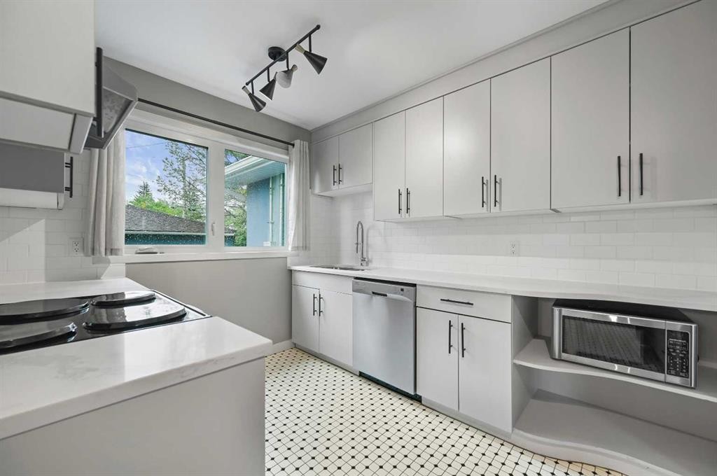 









4936


Worcester

Drive Southwest,
Calgary,




AB
T3C 3L6

