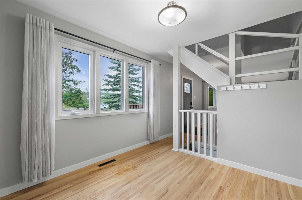 









4936


Worcester

Drive Southwest,
Calgary,




AB
T3C 3L6

