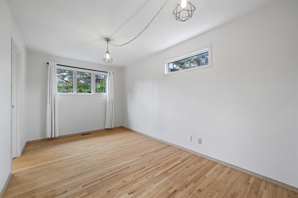 









4936


Worcester

Drive Southwest,
Calgary,




AB
T3C 3L6

