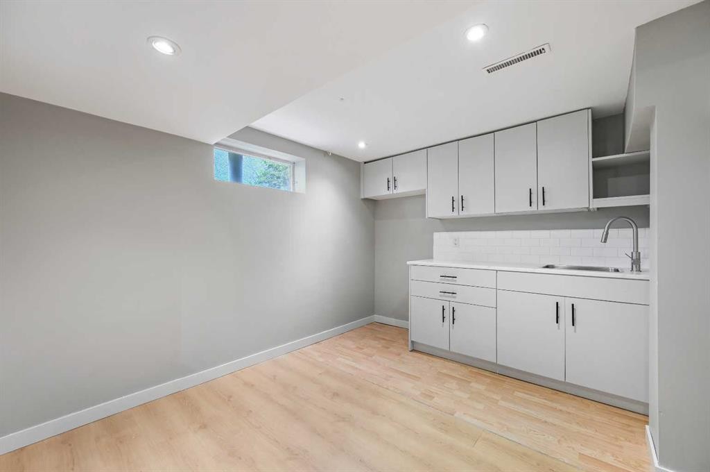 









4936


Worcester

Drive Southwest,
Calgary,




AB
T3C 3L6

