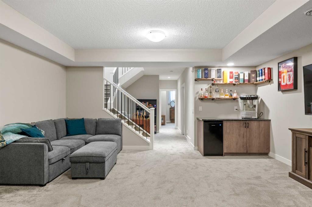 









227


Union

Avenue Southeast,
Calgary,




AB
T3M 3E9

