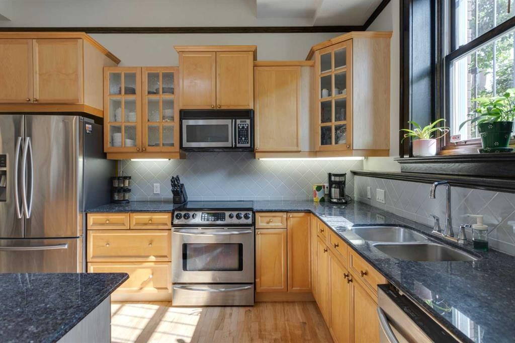 









804


18

Avenue Southwest, 1,
Calgary,




AB
T2T 0G8

