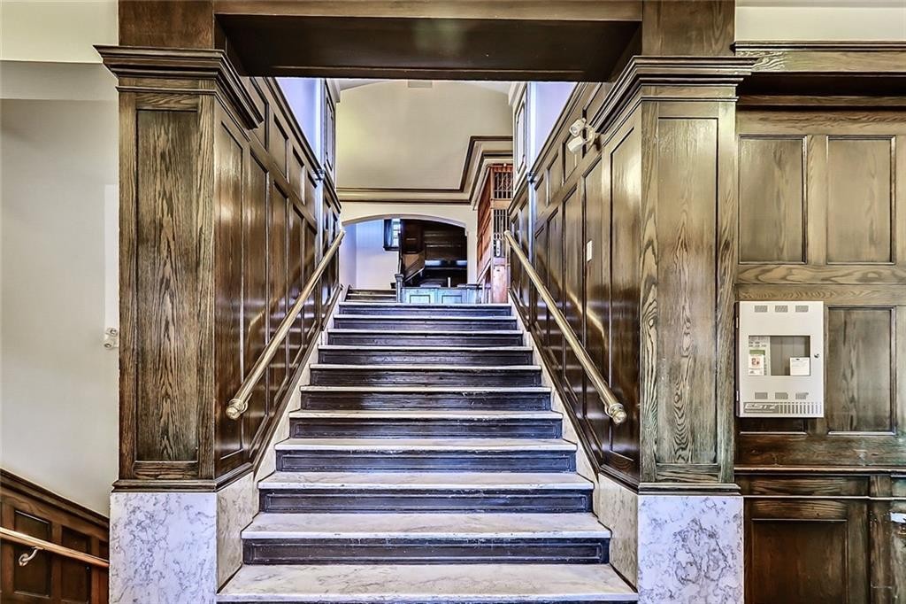 









804


18

Avenue Southwest, 1,
Calgary,




AB
T2T 0G8

