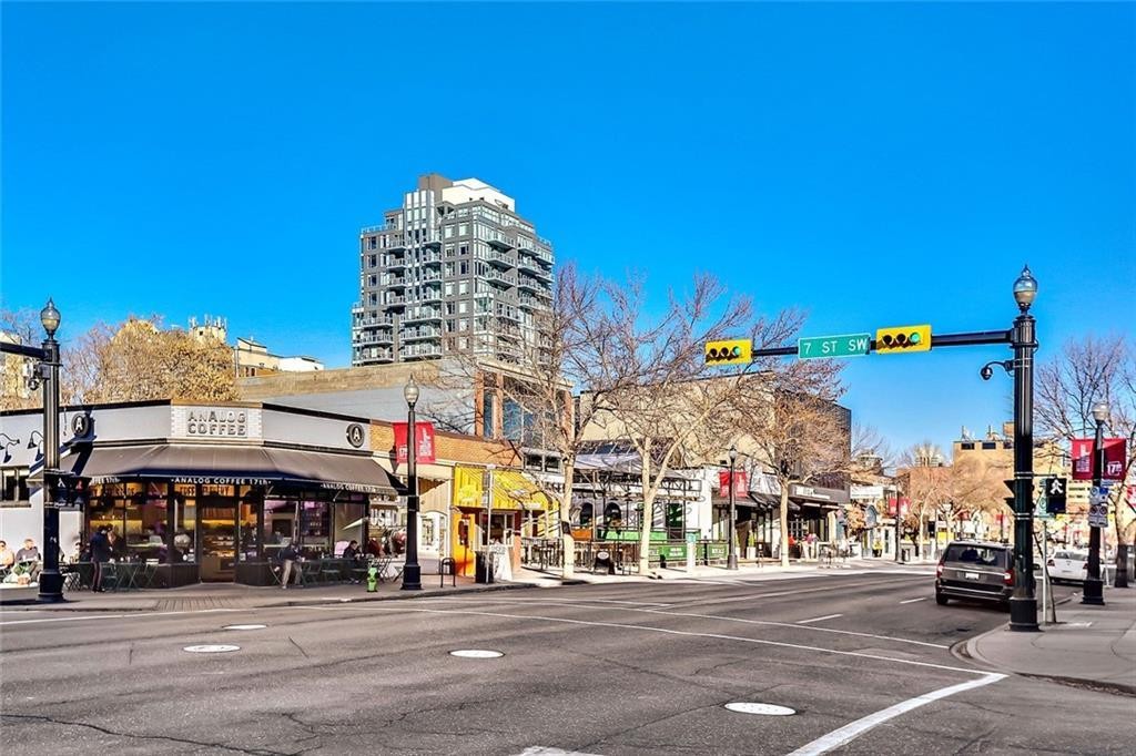 









804


18

Avenue Southwest, 1,
Calgary,




AB
T2T 0G8

