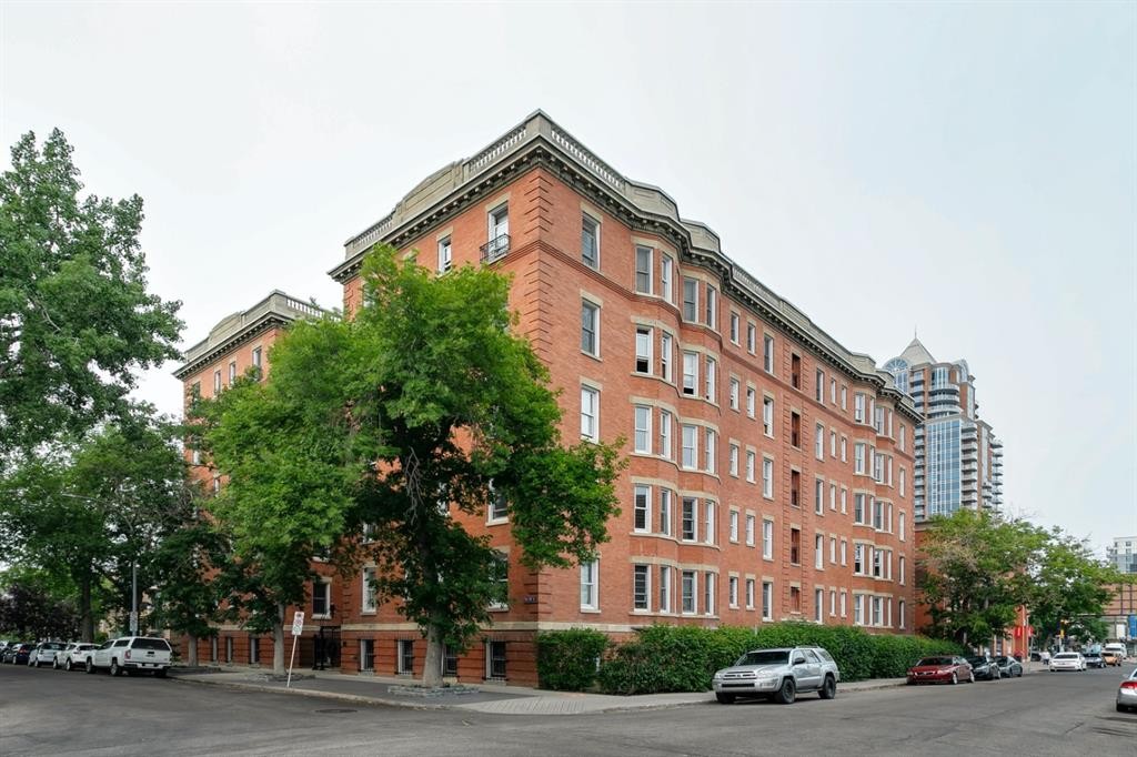 









804


18

Avenue Southwest, 1,
Calgary,




AB
T2T 0G8

