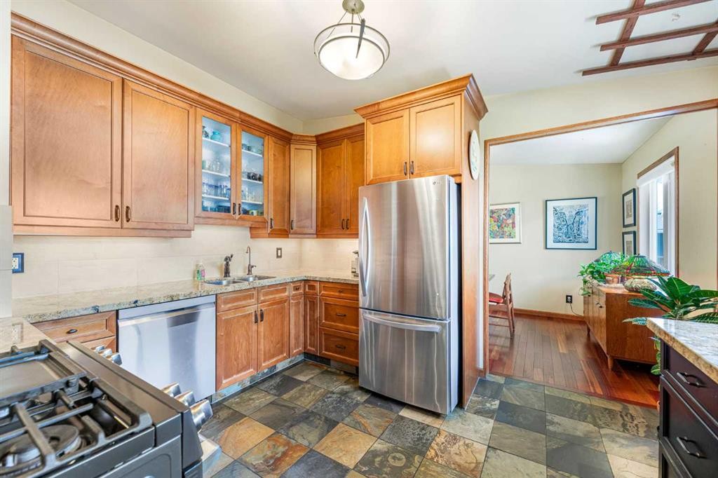









1619


47

Street Southwest,
Calgary,




AB
T3C 2E2


