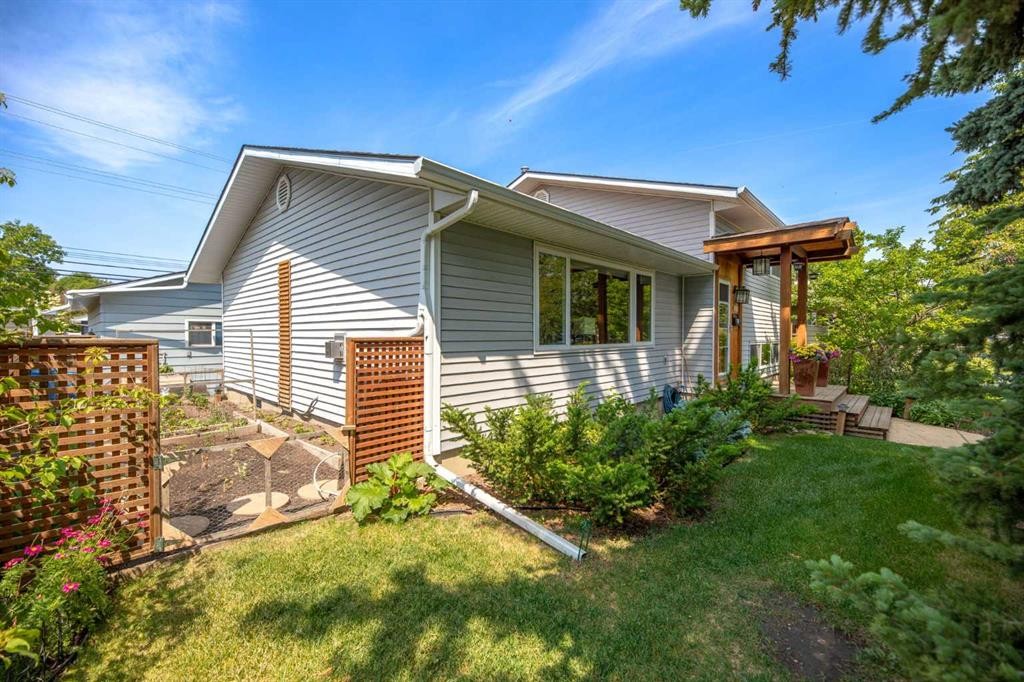 









1619


47

Street Southwest,
Calgary,




AB
T3C 2E2

