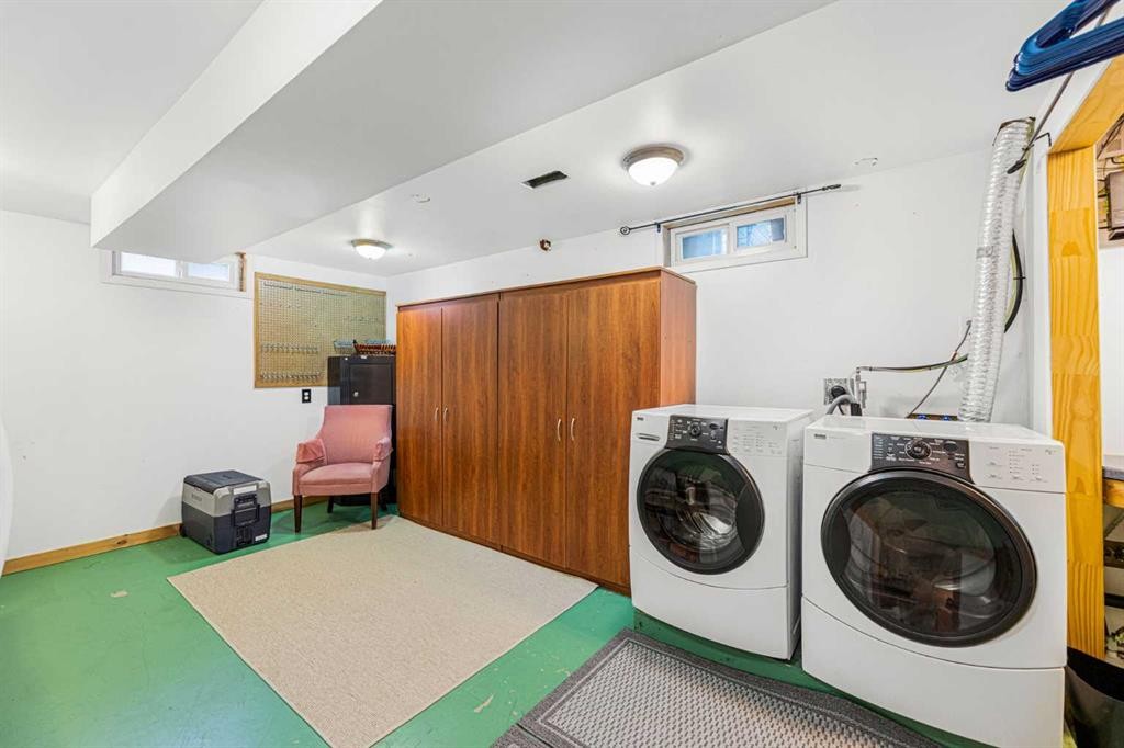 









1619


47

Street Southwest,
Calgary,




AB
T3C 2E2

