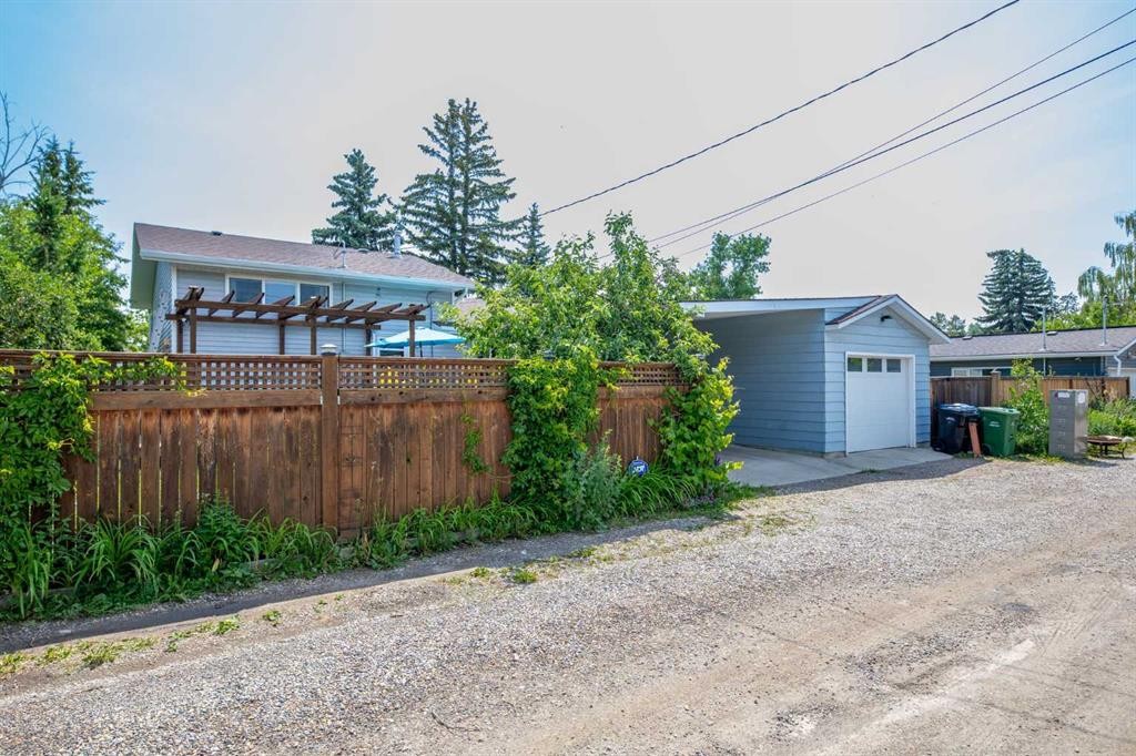 









1619


47

Street Southwest,
Calgary,




AB
T3C 2E2

