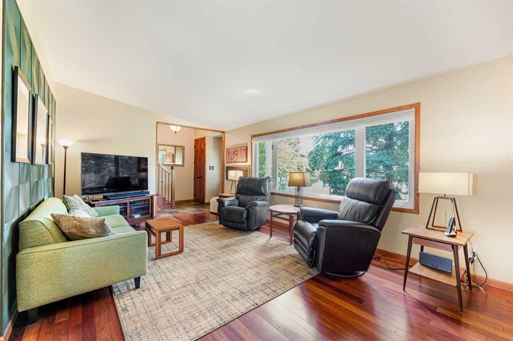 









1619


47

Street Southwest,
Calgary,




AB
T3C 2E2

