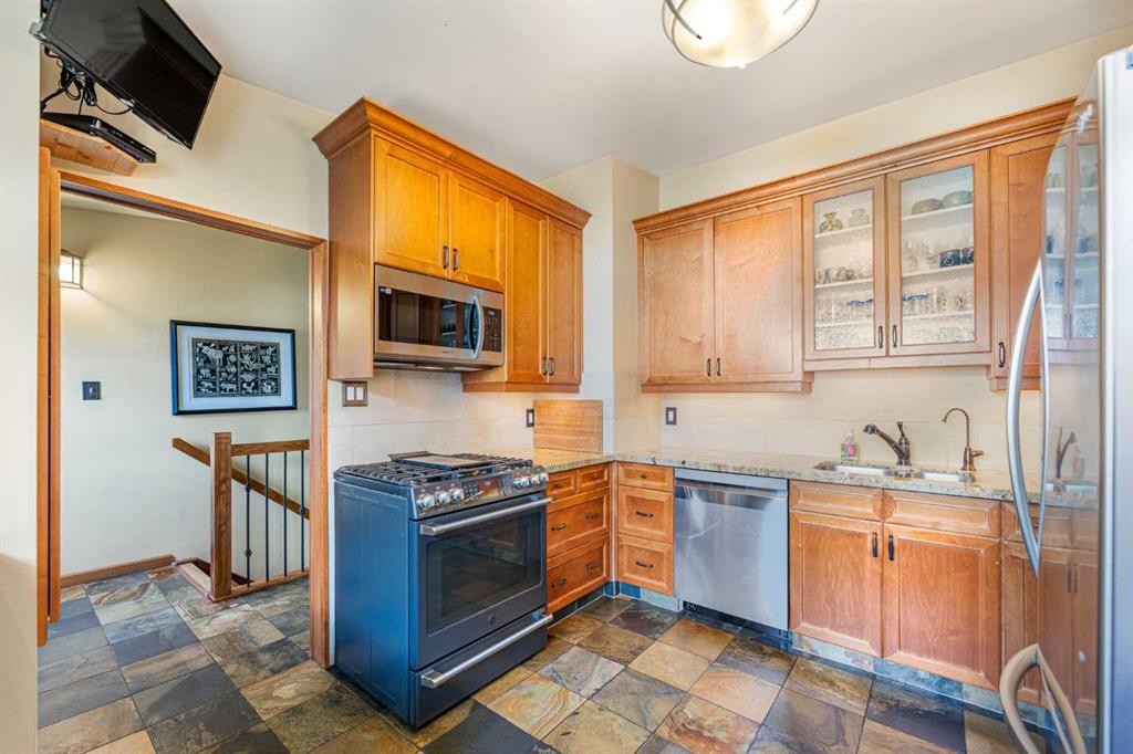 









1619


47

Street Southwest,
Calgary,




AB
T3C 2E2

