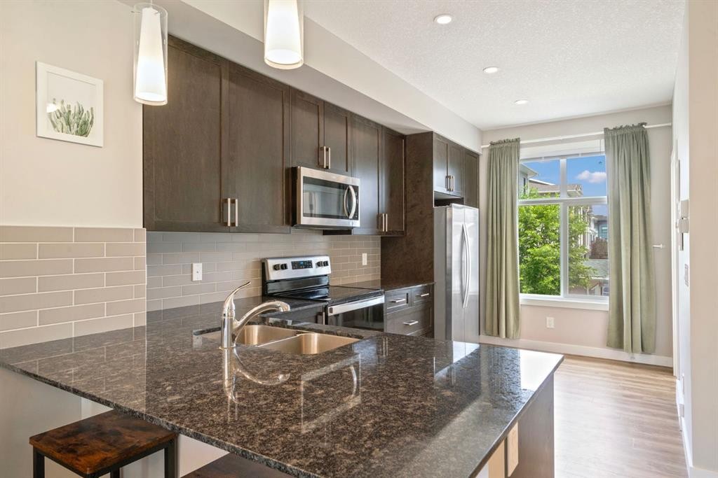 









19640


40

Street Southeast,
Calgary,




AB
T3M 3A6

