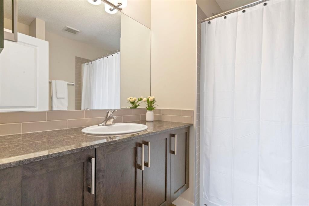 









19640


40

Street Southeast,
Calgary,




AB
T3M 3A6

