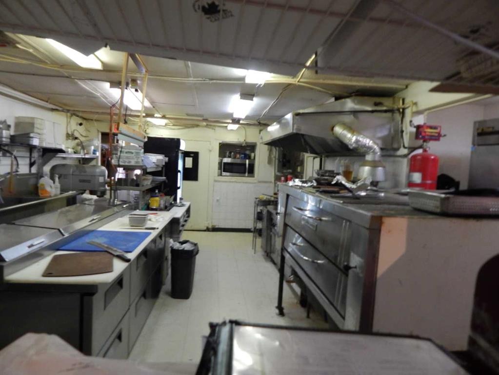 









837


E Centre

Street,
Carstairs,




AB
T0M 0N0

