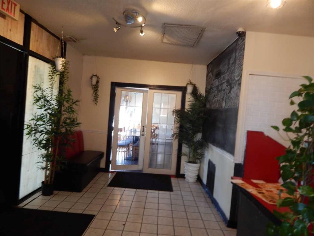 









837


E Centre

Street,
Carstairs,




AB
T0M 0N0

