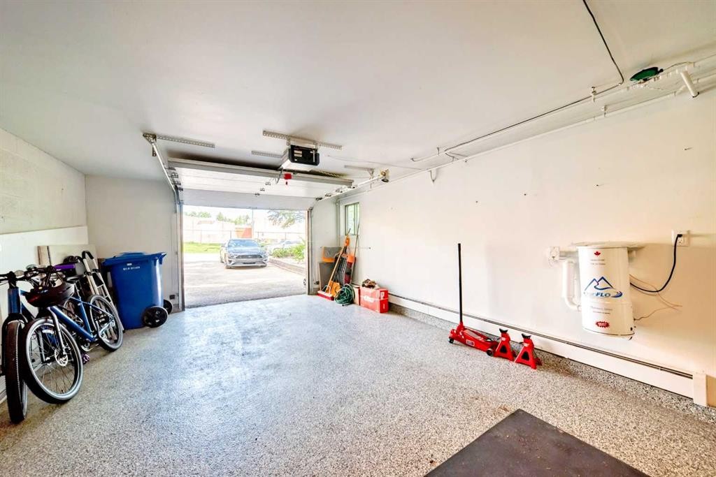 









3130


66

Avenue Southwest, 804,
Calgary,




AB
T3E 5K8

