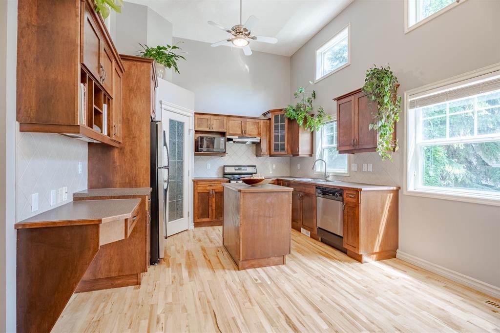 









122


Inglewood

Grove Southeast,
Calgary,




AB
T2G 5R4

