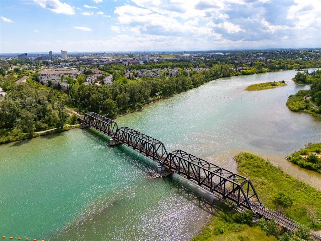 









122


Inglewood

Grove Southeast,
Calgary,




AB
T2G 5R4

