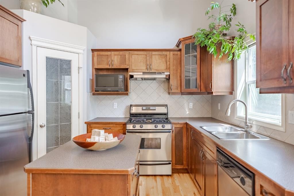 









122


Inglewood

Grove Southeast,
Calgary,




AB
T2G 5R4

