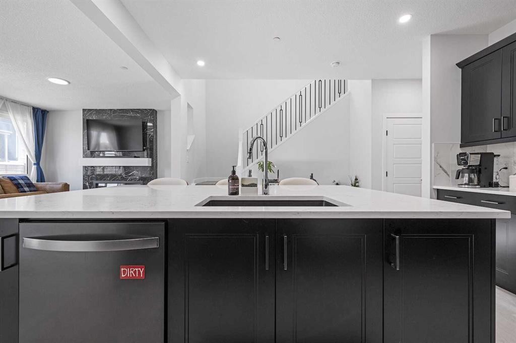 









336


Lucas

Way Northwest,
Calgary,




AB
T3P 0R5

